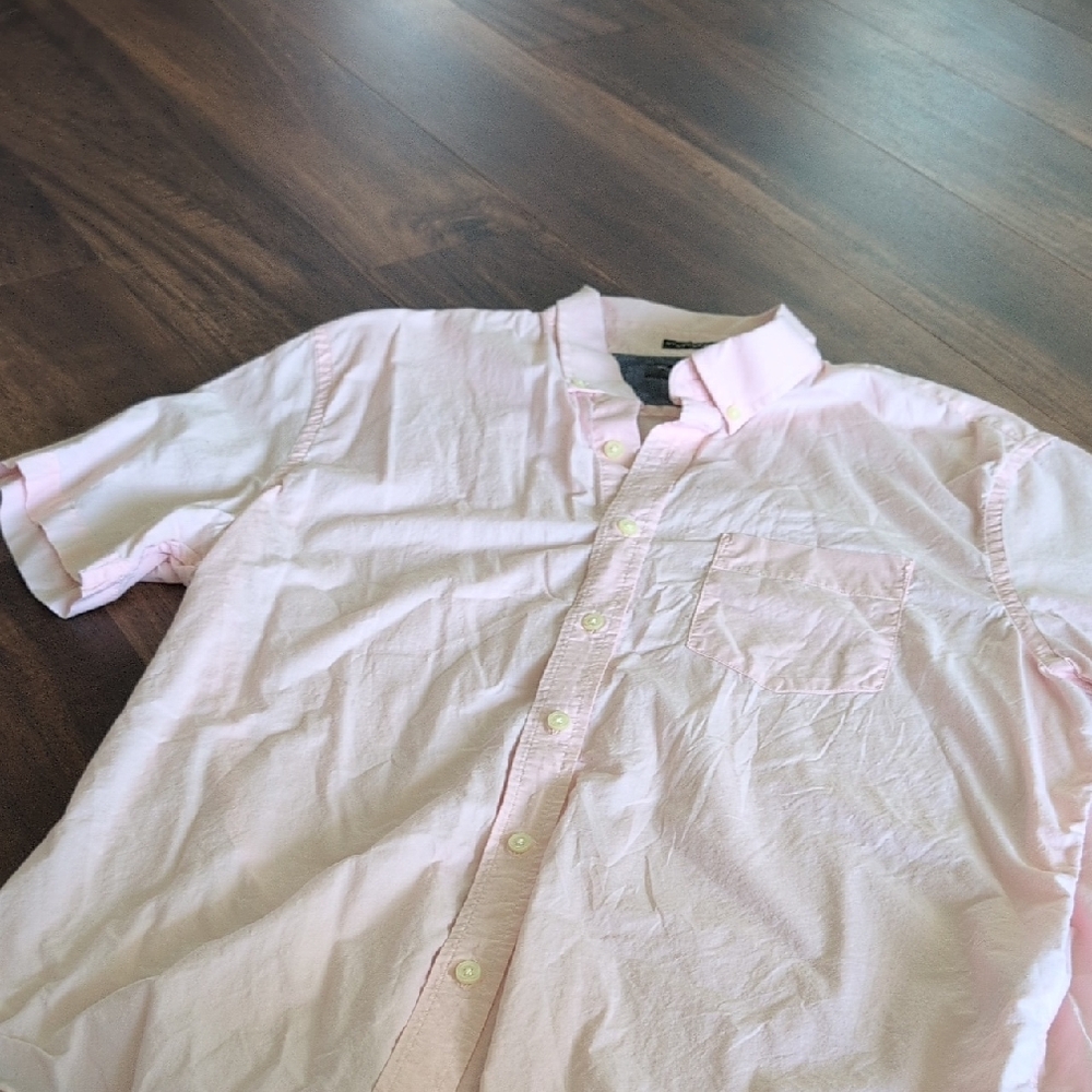 Banana Republic Men's Pink Button-Up Shirt